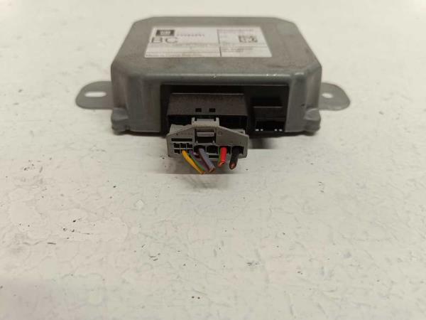 BOITIER ELECTRONIQUE OPEL CORSA E - Vue 2